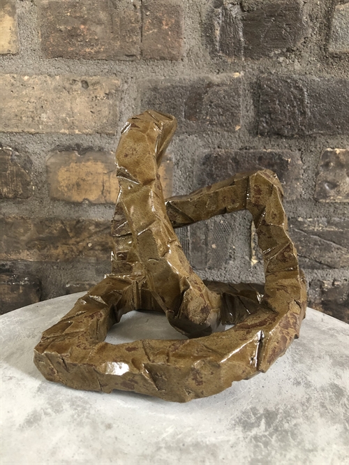 Keramik skulptur af Pernille Calundan